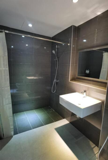 Cozy Seaview Studiosuite Hs Sweet Homestay クアンタン エクステリア 写真